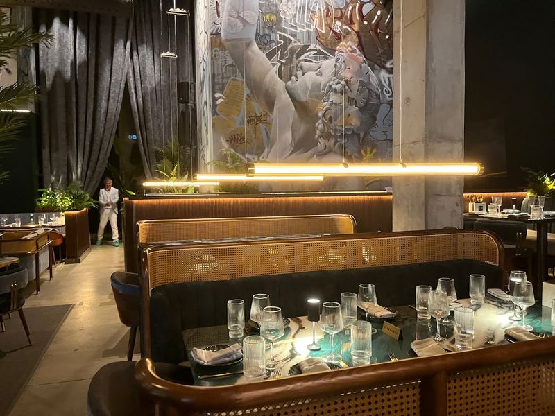 V Modern Italian (Nashville)