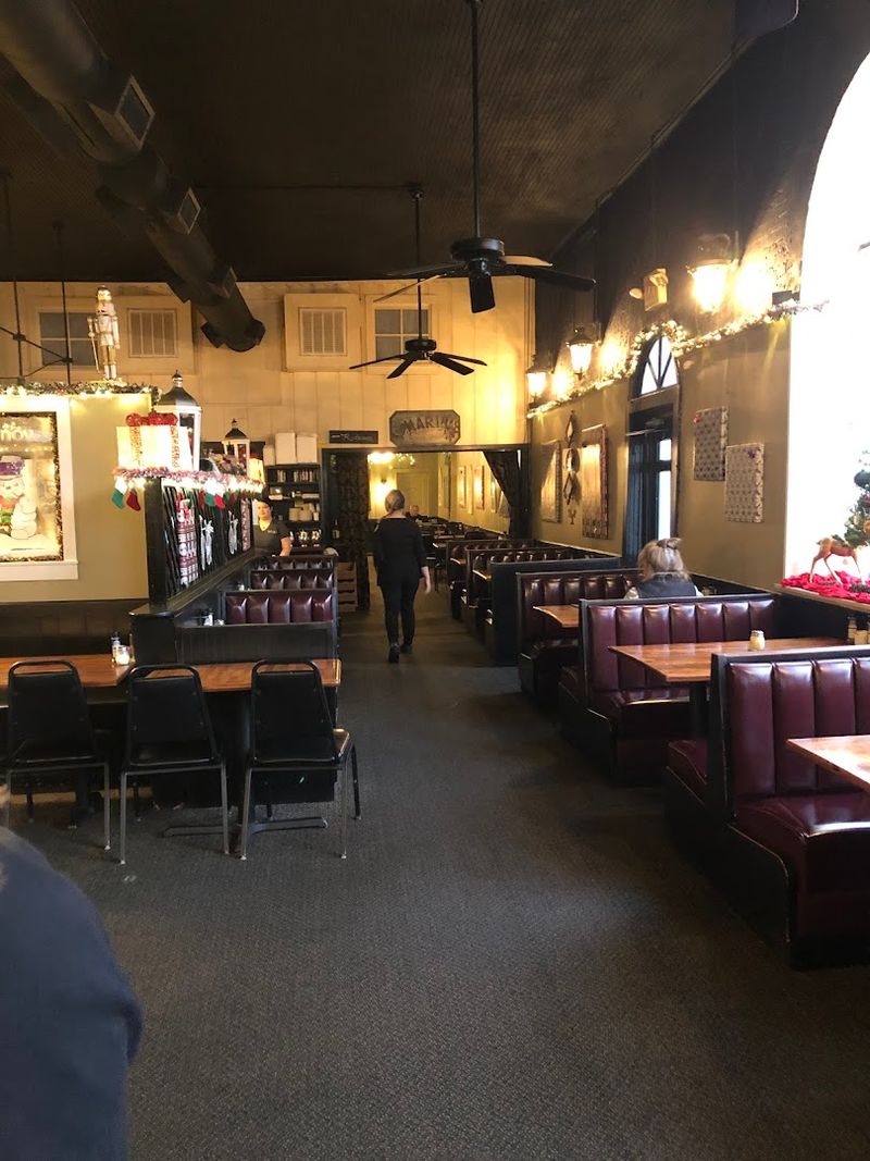 Marina's On The Square (Murfreesboro)