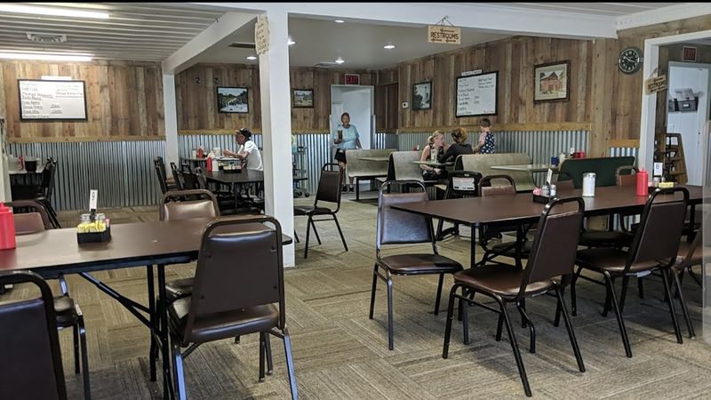 The Rose Garden Restaurant – 14622 Old Baxter Rd, Silver Point, TN 38582
