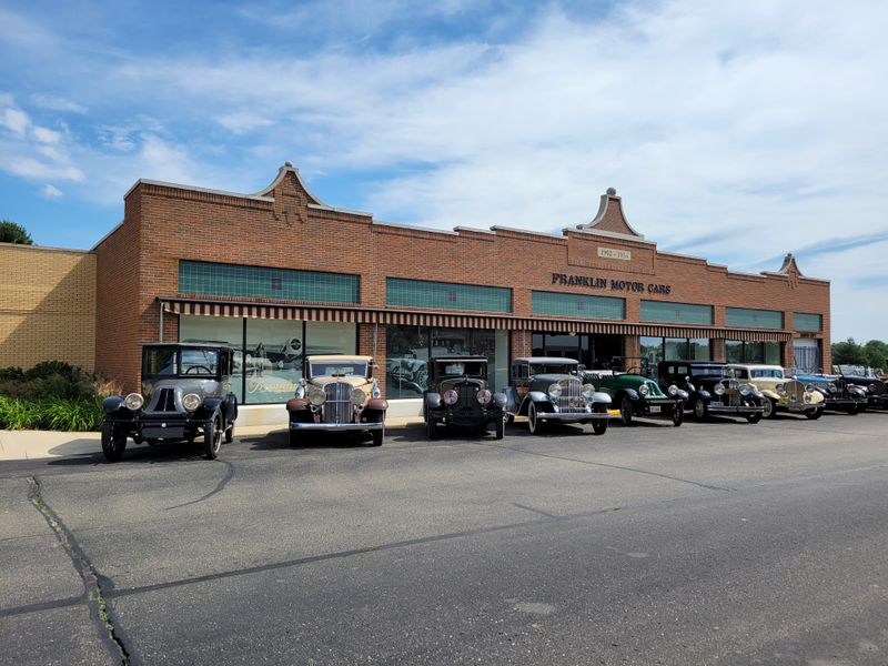 Located In Quiet Hickory Corners Near Kalamazoo