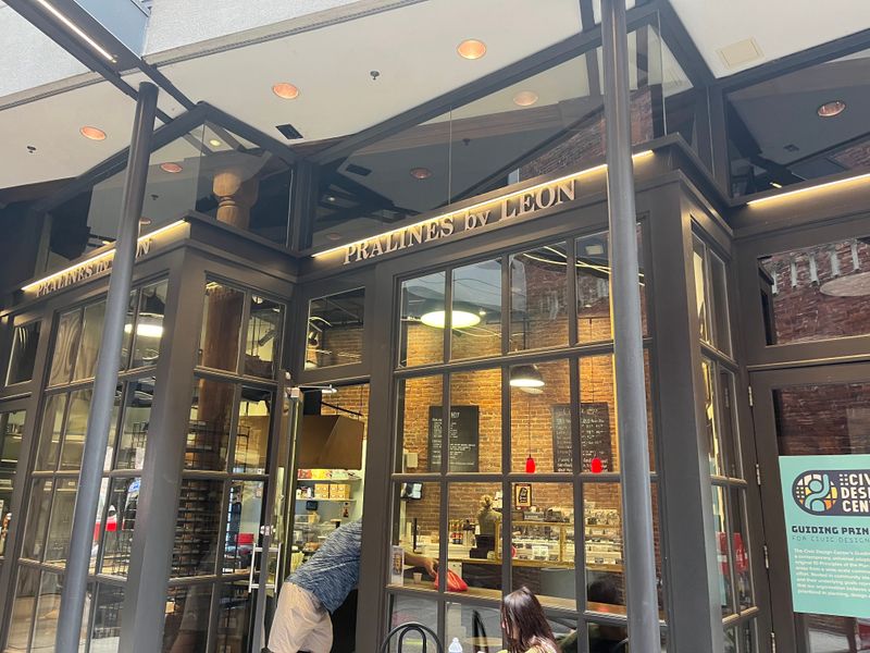 Leon's Candy – Butler’s Run Breezeway, 138 2nd Ave N Ste 102, Nashville