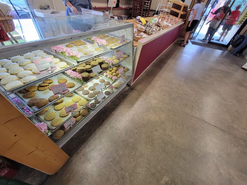 The Amish Bakery Lane That People Whisper About