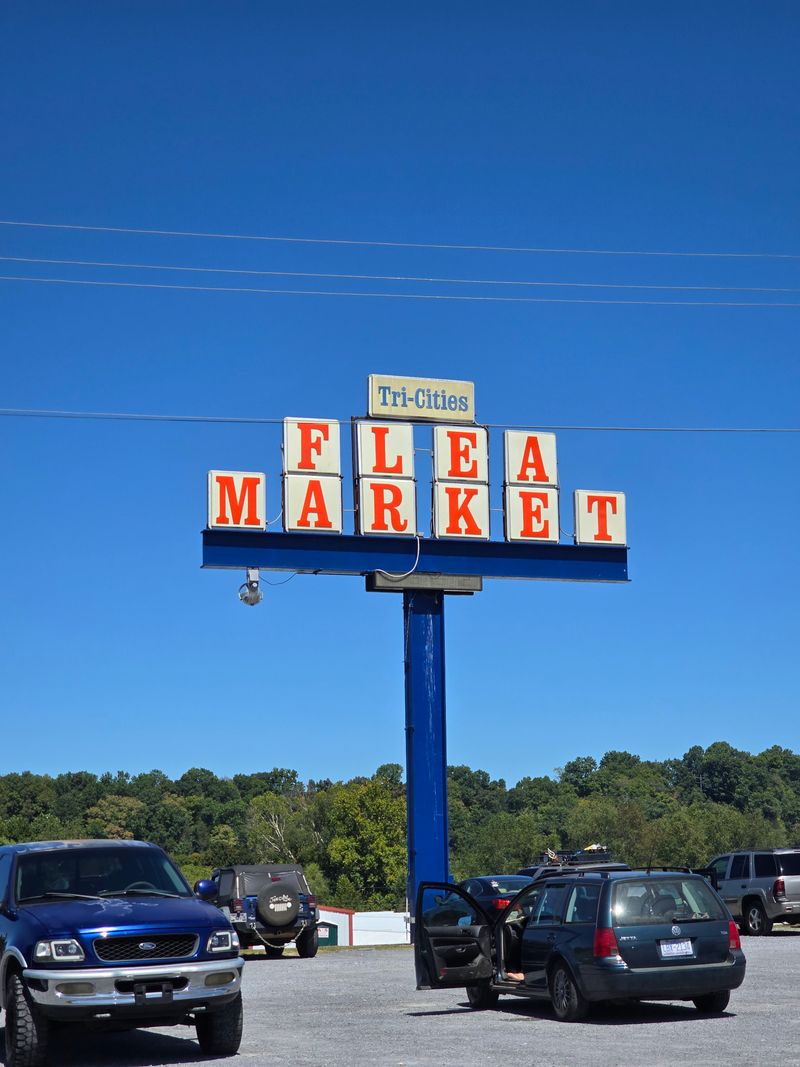 Tri Cities Flea Market – 4571 US-11E, Bluff City, TN 37618