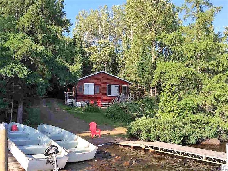 Log Cabin On Devil Track Lake (Grand Marais)