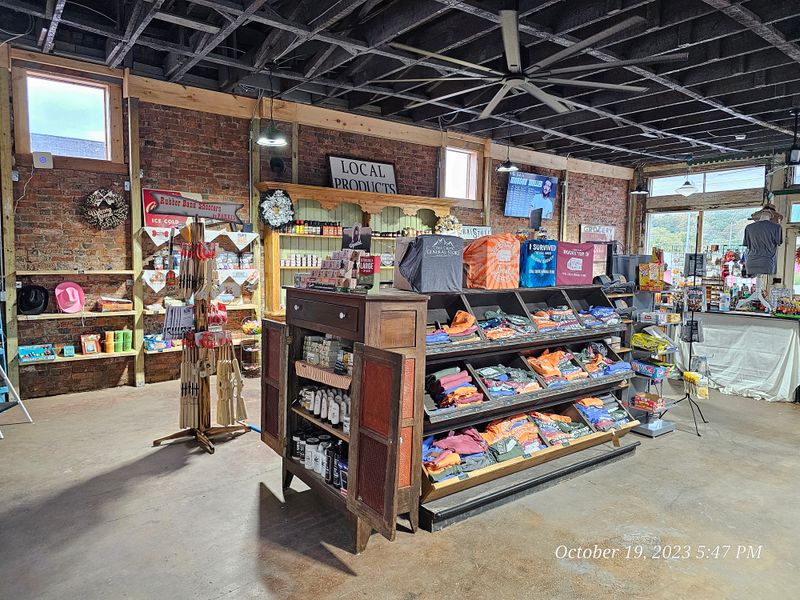 Coal Creek General Store – 331 S Main St, Rocky Top, TN 37769