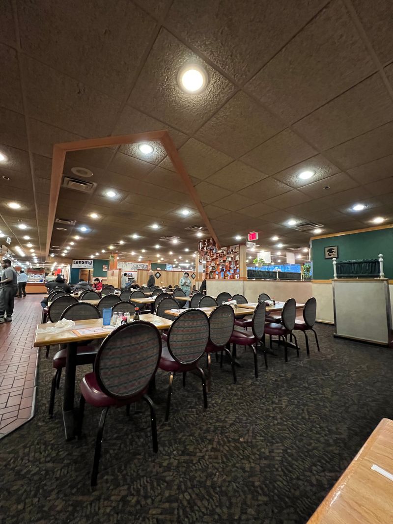 A Spacious Dining Room That Handles Crowds With Ease