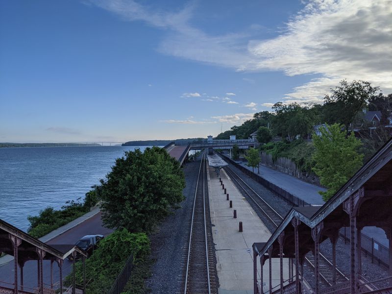 Rhinecliff - River Station With Stories