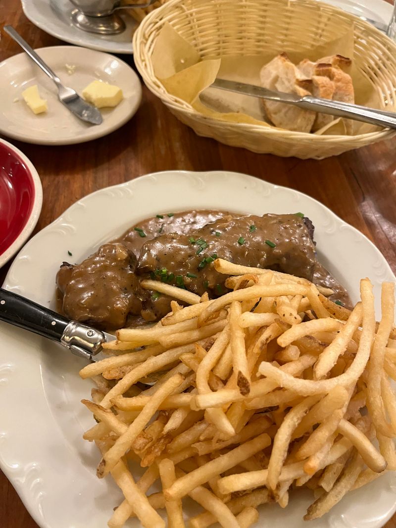 Steak Frites And Sauces That Speak Clearly