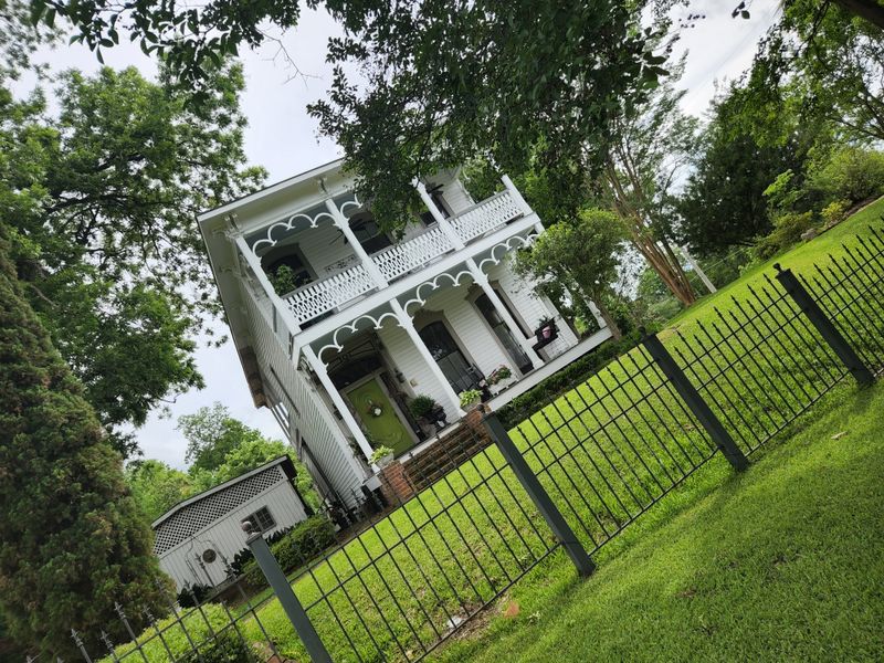 Historic Homes And Bed-And-Breakfasts That Encourage Lingering