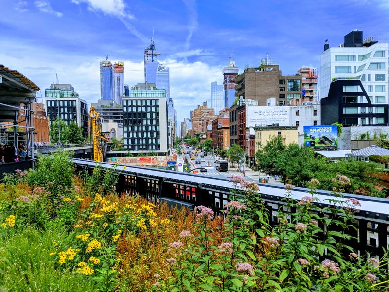 Stroll The High Line