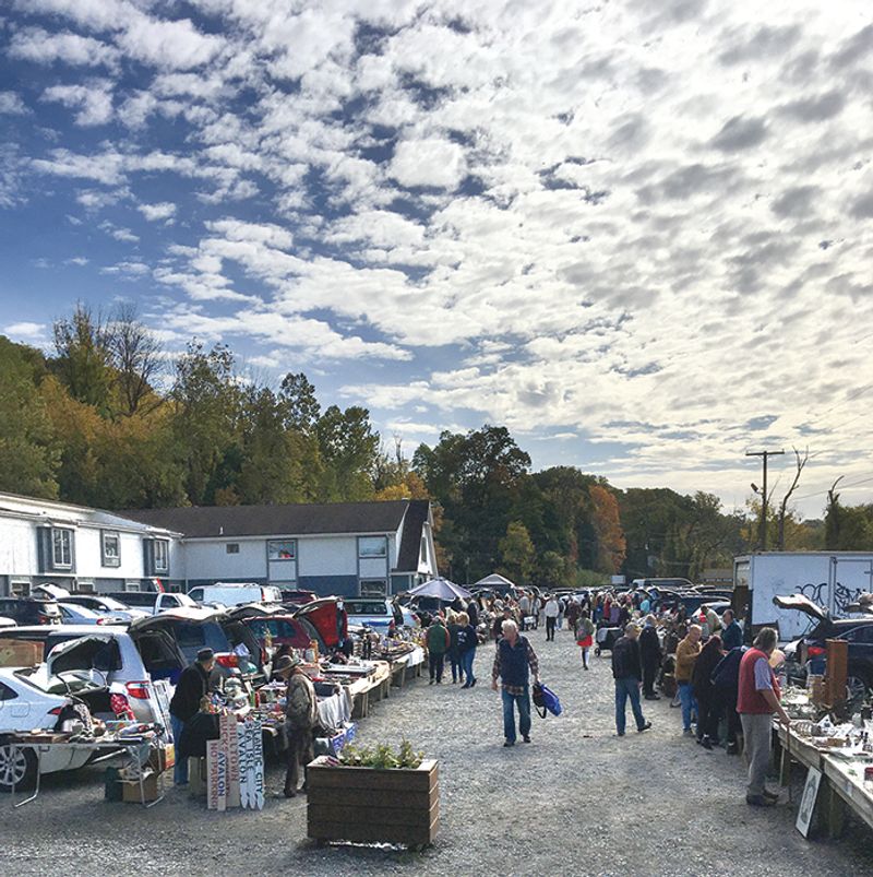 Golden Nugget Antique Flea Market (Lambertville/New Hope Area)