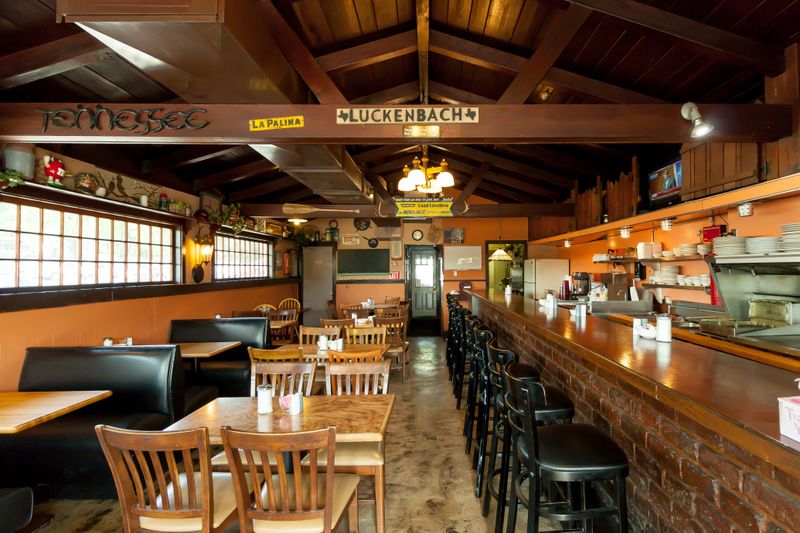 Little Diner On 1st – 490 1st St NW, Cleveland, TN 37311