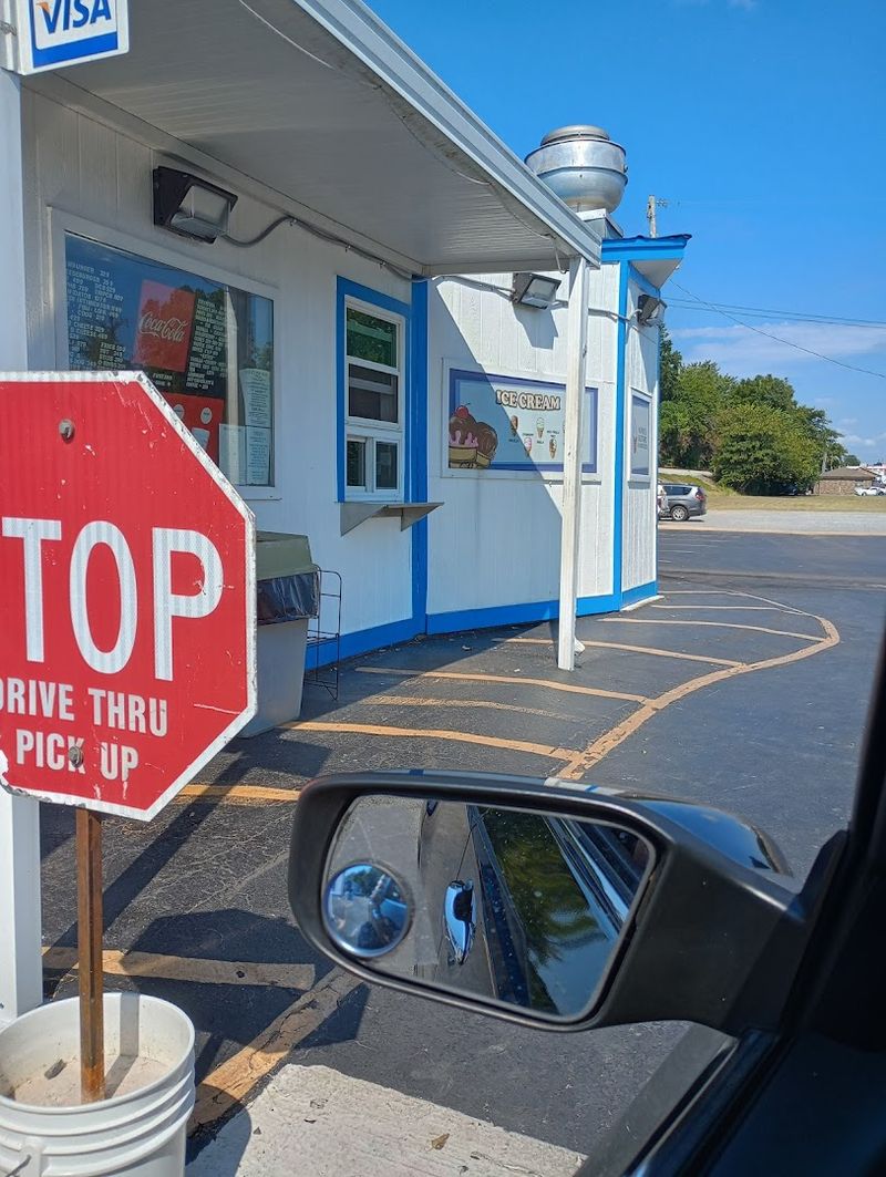 Why Visitors Drive From Across Tennessee To Eat Here