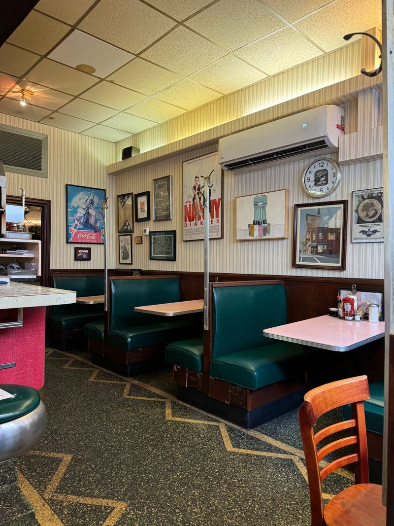 Décor That Preserves Mid-Century New York Without Pretence