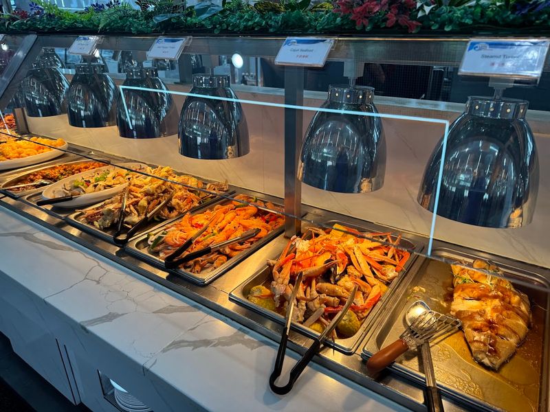 Umi Hotpot Sushi & Seafood Buffet