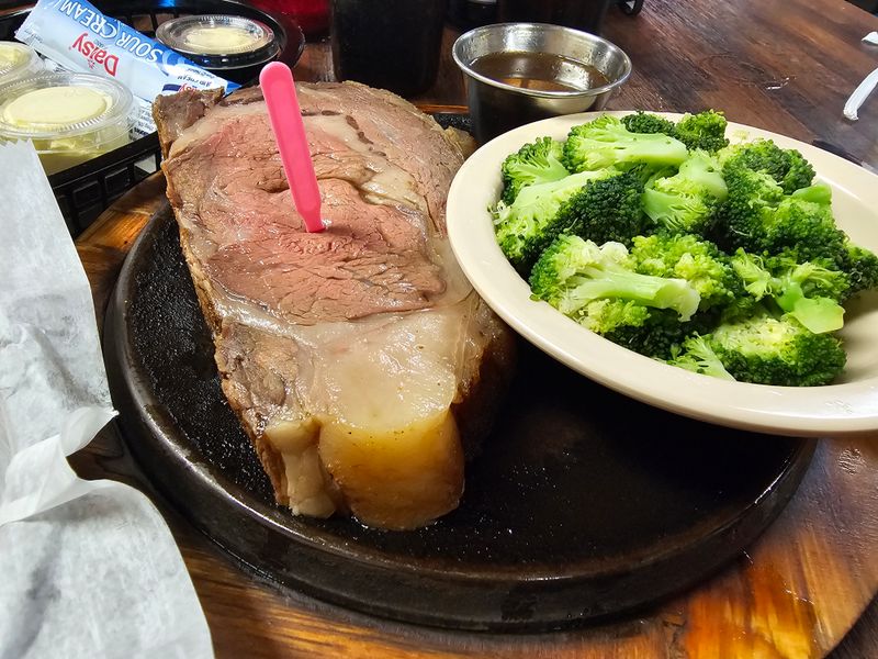 Service Rhythm And Seating Comfort