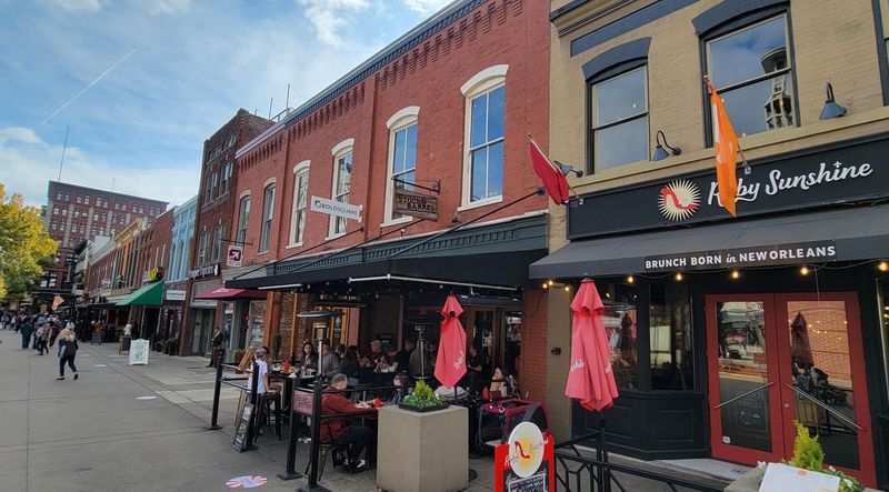 Neighborhood Rhythm From Lunch To Late