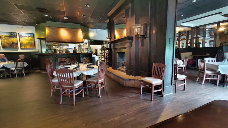 The Chop House – 1649 Parkway Dr, Sevierville, TN 37862