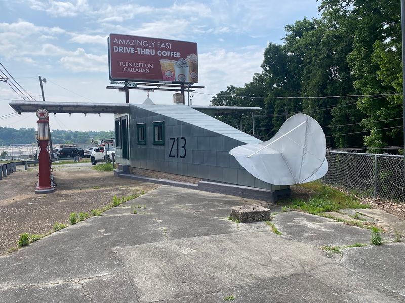 The Role Of Charles Lindbergh In The Building's Story