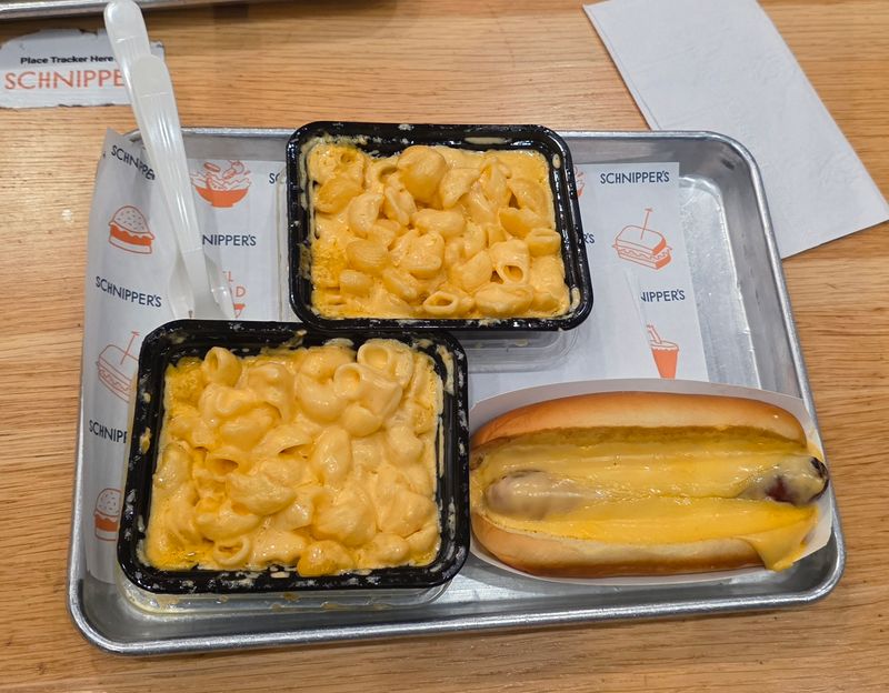 Mac And Cheese, Piping Hot