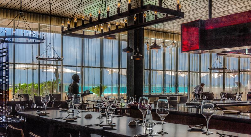 Winston’s Grill & Tap (Lake Access)