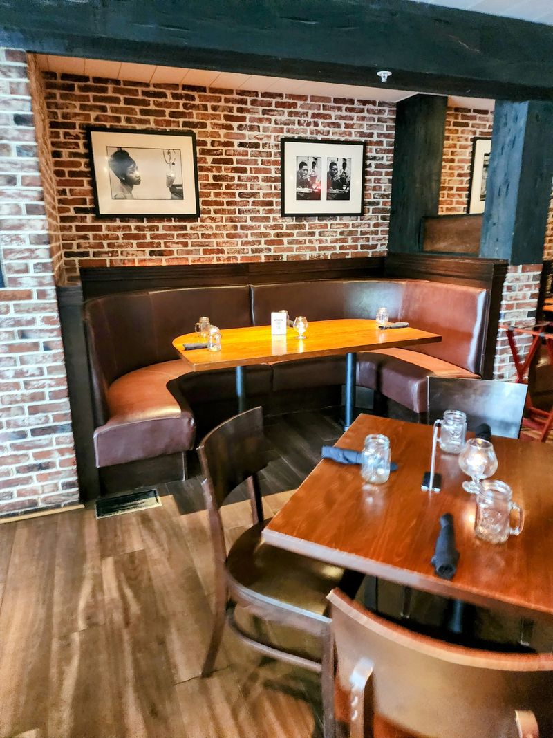 Service That Understands The Room