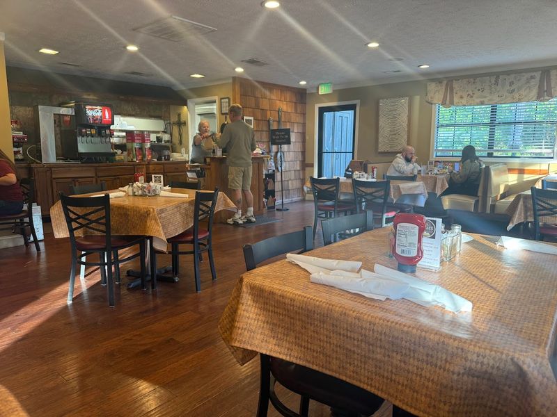 Service Rhythm That Feels Human