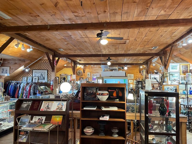 Vintage Clothing That Makes Fast Fashion Look Even Worse Than It Already Does