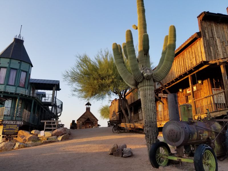 A Hidden Spot For Photographers: Nature, History, And Majestic Views