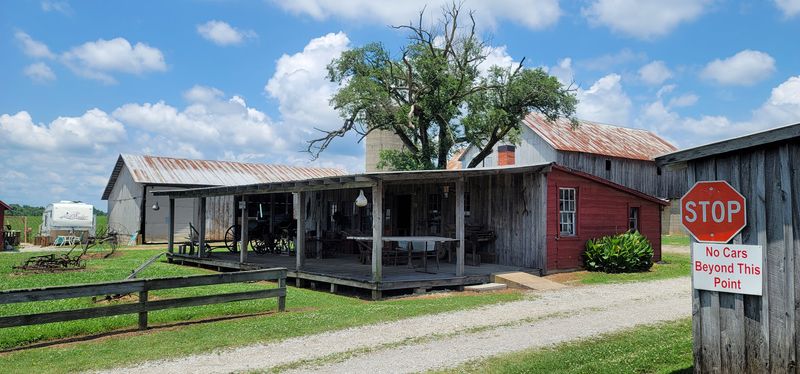 Markets Where Cash And Courtesy Still Count