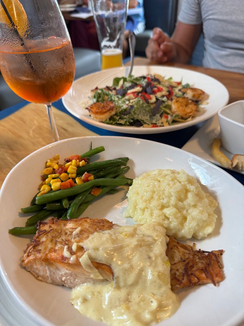 Guppy's On The Beach