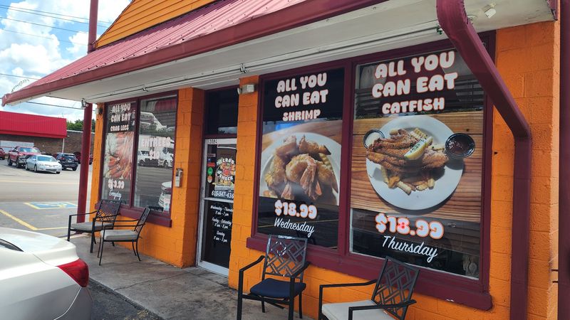 A Calm Welcome At A Neighborhood Seafood Spot