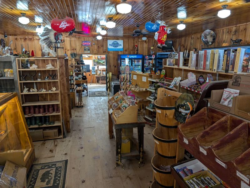 Wears Valley General Store – 2209 Wears Valley Rd #4, Sevierville, TN 37862