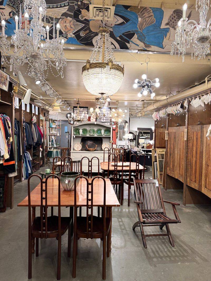 A Grand Tour Of The Floor: First Impressions And Layout