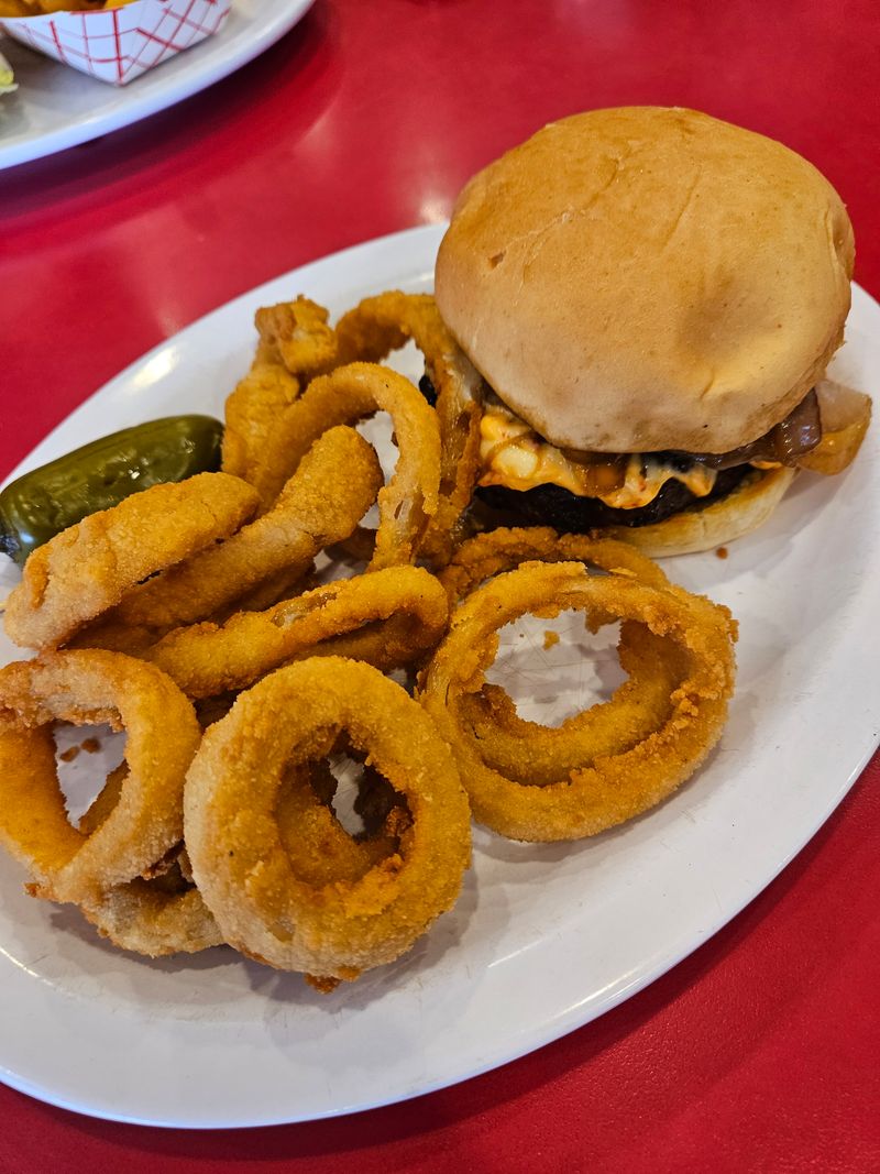 Cheeseburger Craft Built On Heat, Patience, And Pride