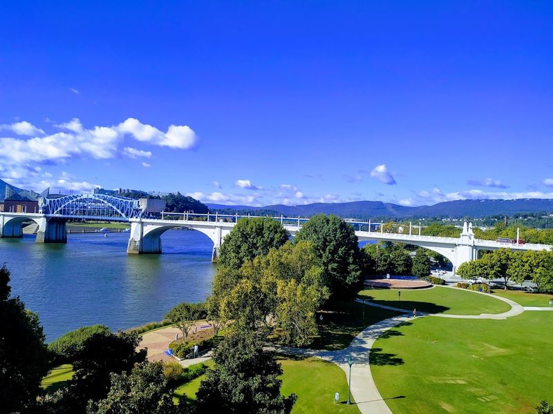 Walking Paths Along The River With Surprisingly Good Scenery