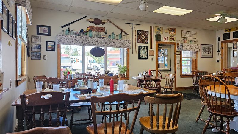 The Old Farmer's Table (Turbotville)