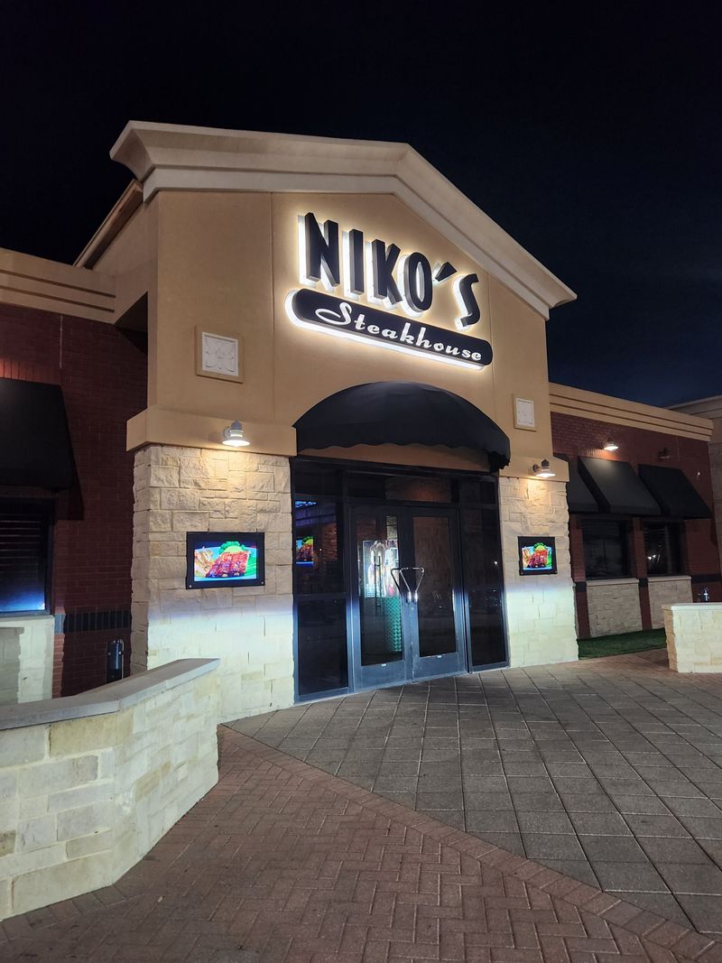 Nikos Steakhouse