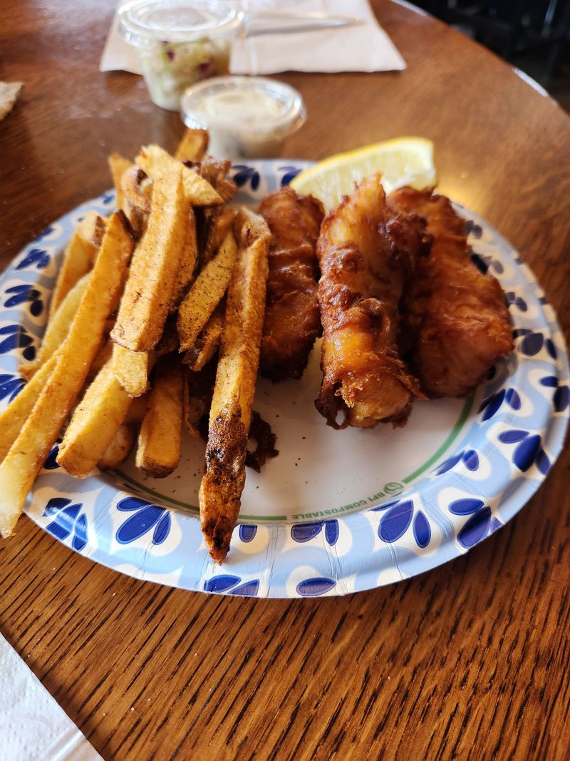 A Hot Food Counter Draws Locals From Across The Region