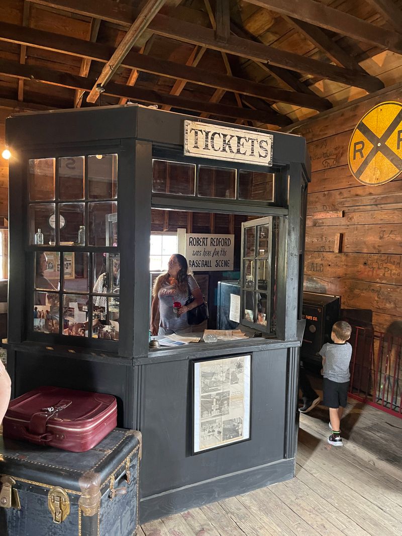 Service That Moves With Stage Manager Precision