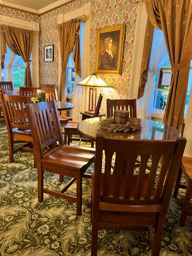 Glen Iris Inn Dining Room – Castile, Letchworth State Park