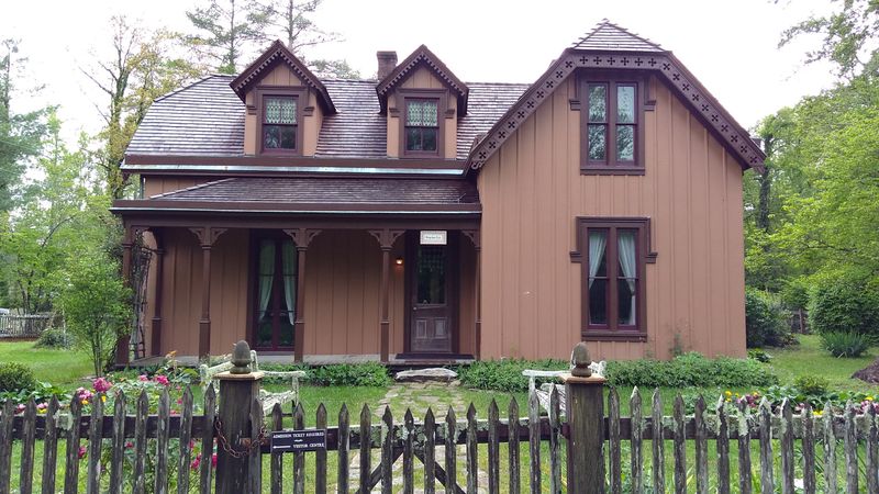 Olde English Vision At The Edge Of The Cumberland Plateau