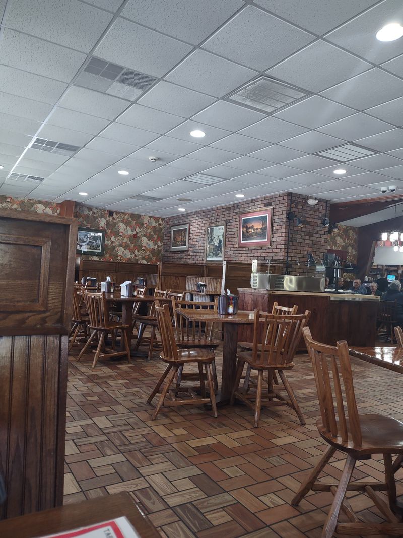 Navigating The Buffet And Service Rhythm