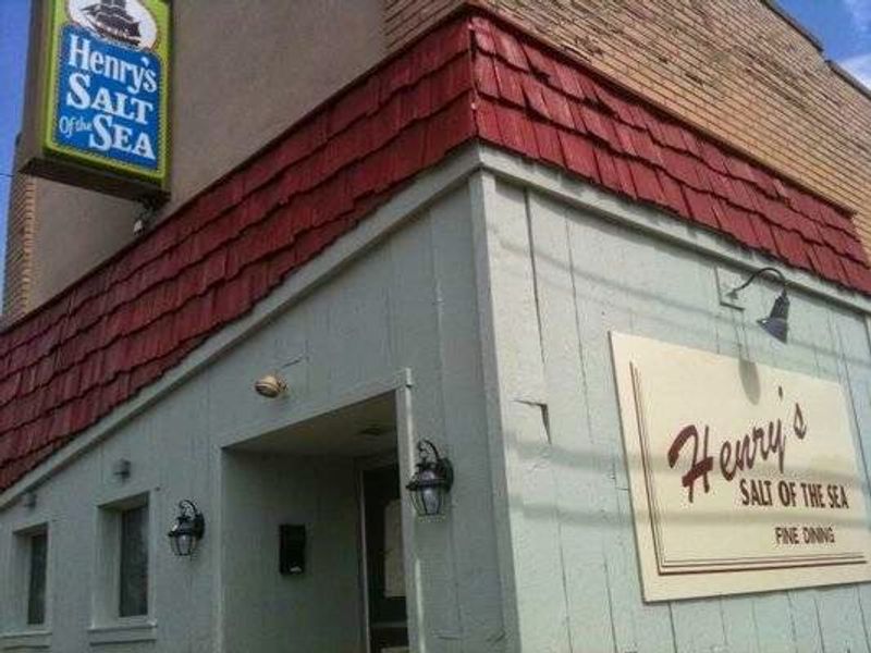 Henry's Salt Of The Sea (Allentown)