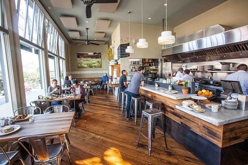 The Breakfast Spot That Turns Early Birds Into Loyal Regulars