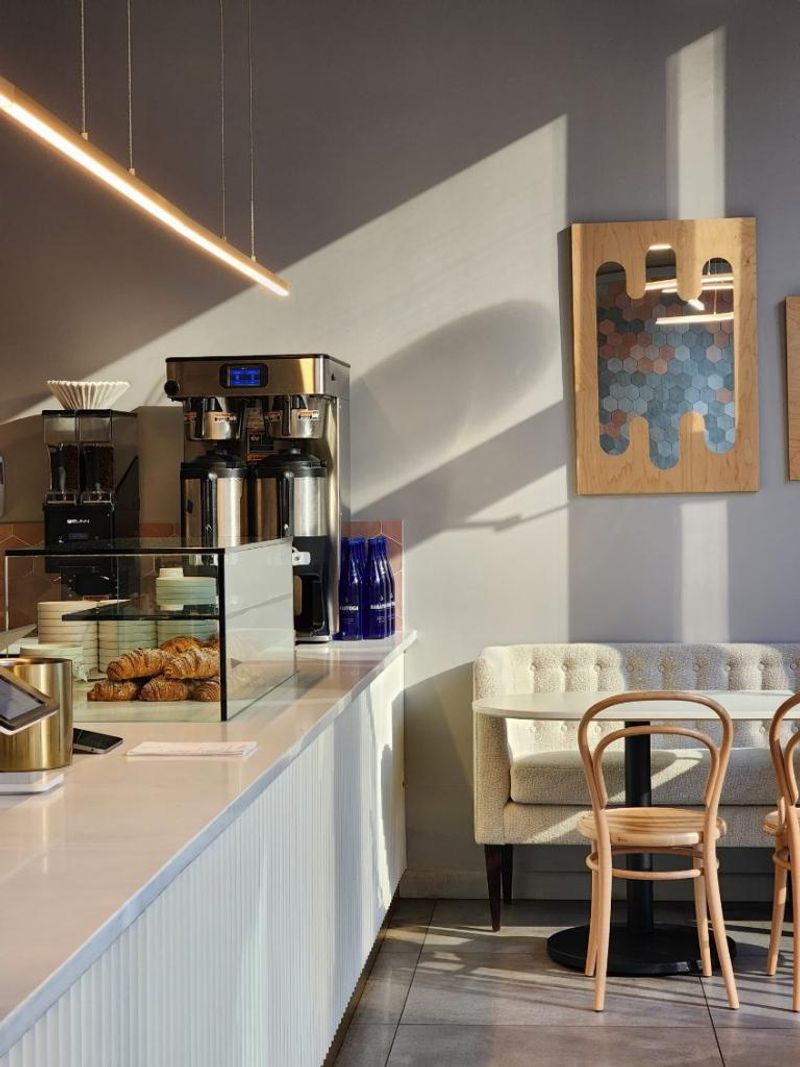 A Cozy Scene That Whispers, Then Wows