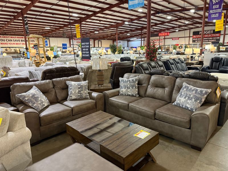 A Vast First Impression That Sets The Tone