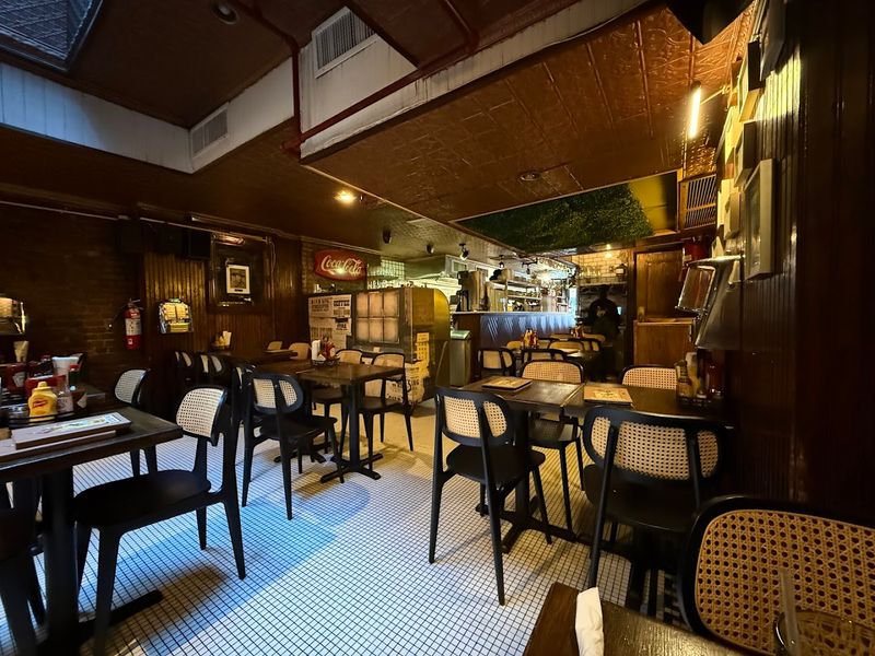 A Cozy Hideout Where Crunch Leads The Conversation