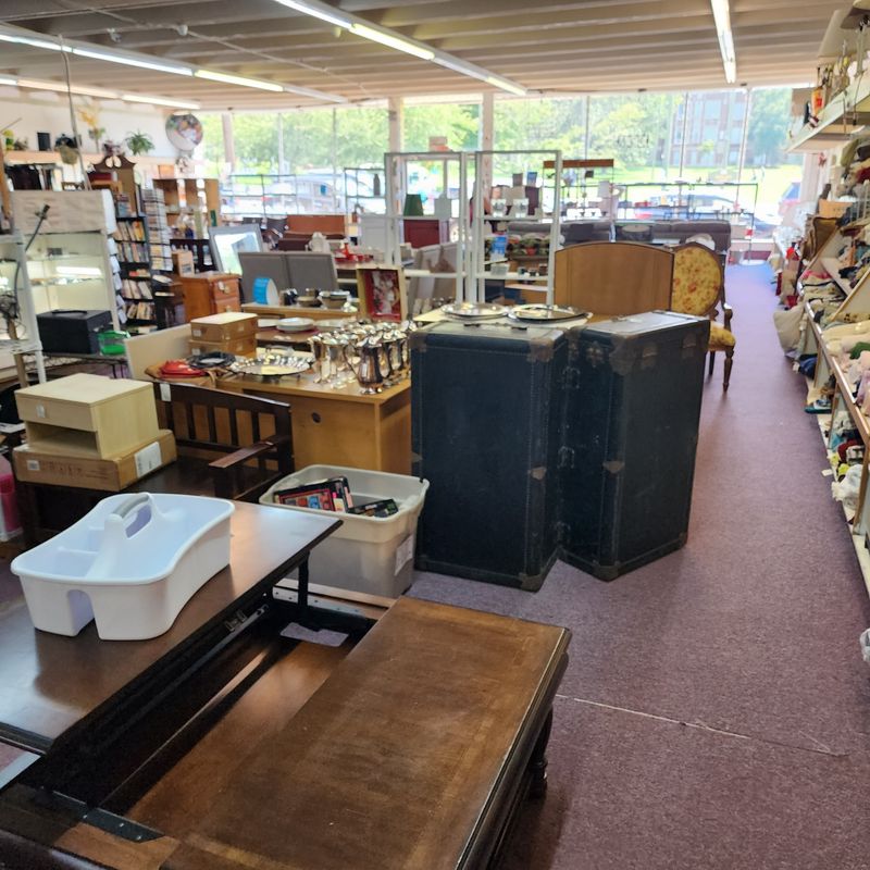 Unique Thrift Store – Nashville