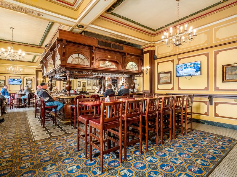 Classic American Fare With Authentic River Views